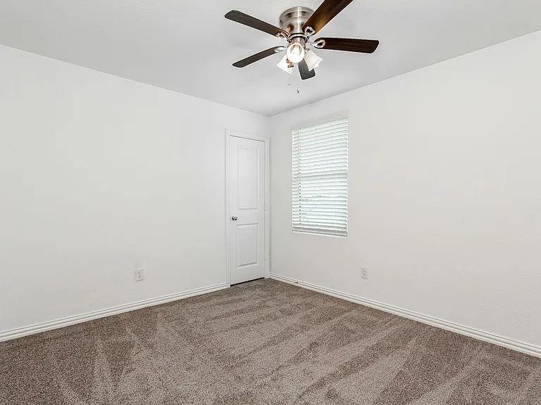 9213 Marilyn Pl — Photo 24