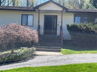 7 Clearwater Ct, Nanuet, NY 10954