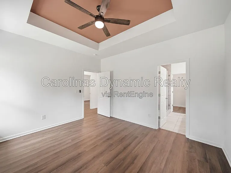 1533 S Battleground Ave — Photo 18