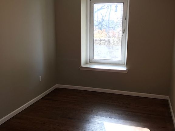 4th image of 155 Beacon Hill Dr APT 11