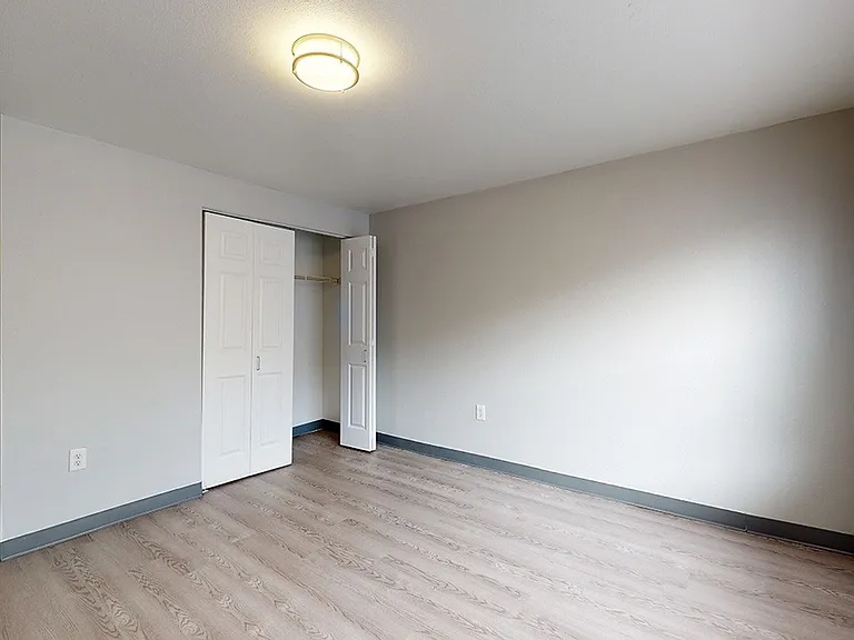 901 W 10th Ave — Photo 19