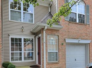 4 Winters Ct, Clark, NJ 07066