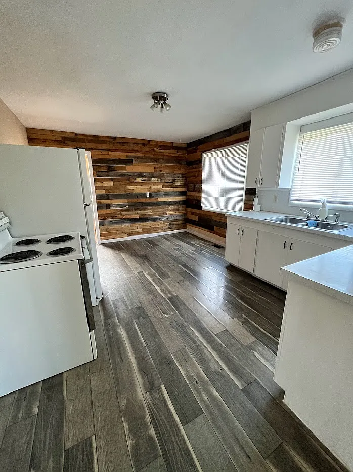 130 N 3800 E — Photo 1