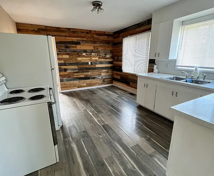 130 N 3800 E — Photo 1