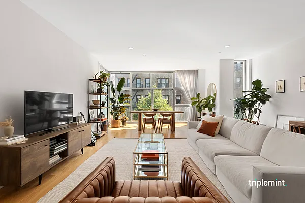 Sold by Triplemint | media 3