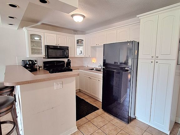 4th image of 2211 S Stewart Ave APT 4A