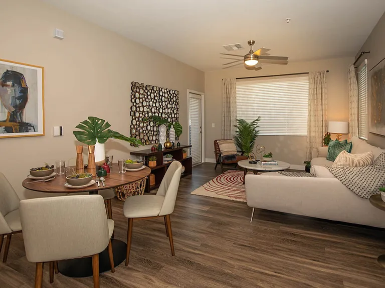 A1 774 SQFT 1 Bed 1 Bath