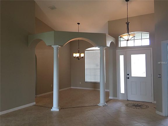 3rd image of 869 Chamberlin Trl
