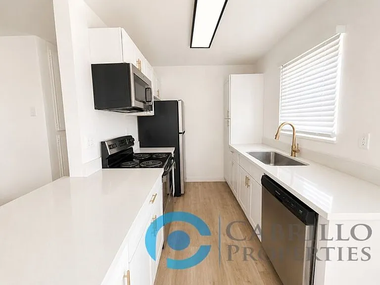 4825 70th St #13 — Photo 14
