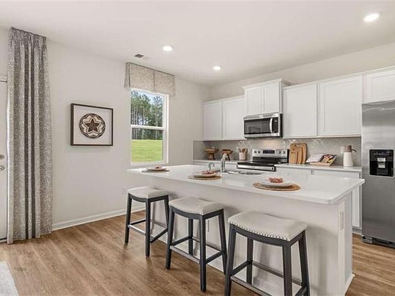 7th image of this home
