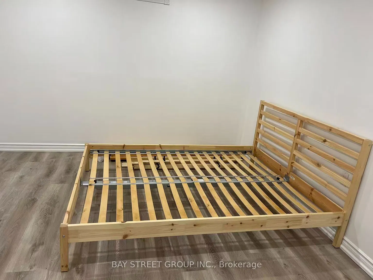 2 bed, $1,300 — Photo 4
