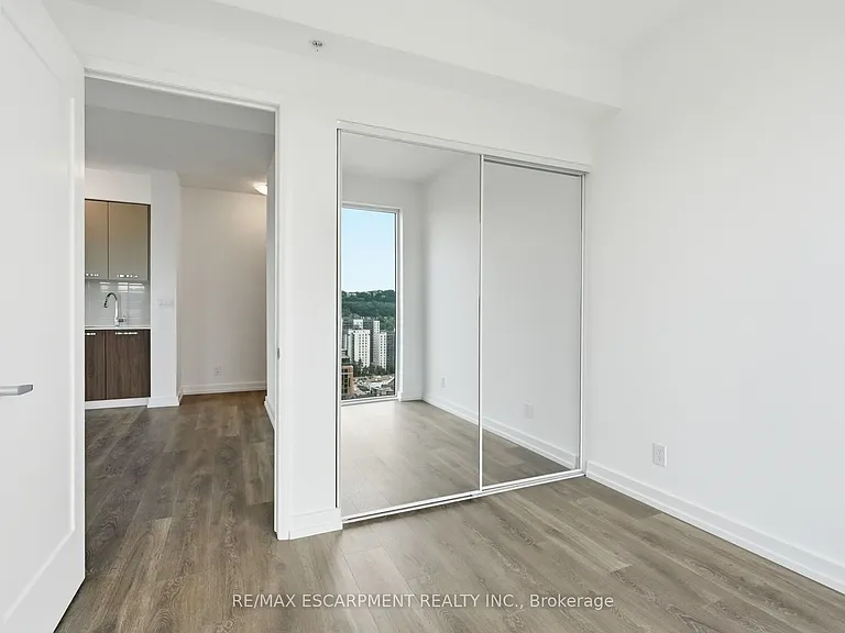 75 James St S #2113 — Photo 15