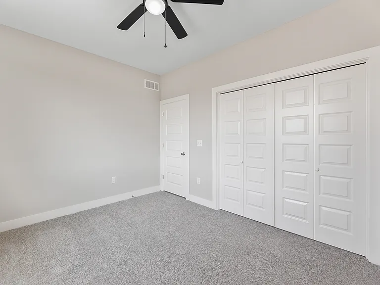 726 E Elmwood St — Photo 22
