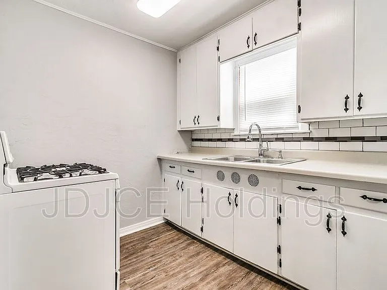536 E Northrup Dr — Photo 8