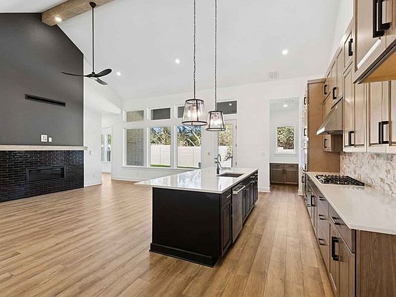 The Jacksboro - Kitchen