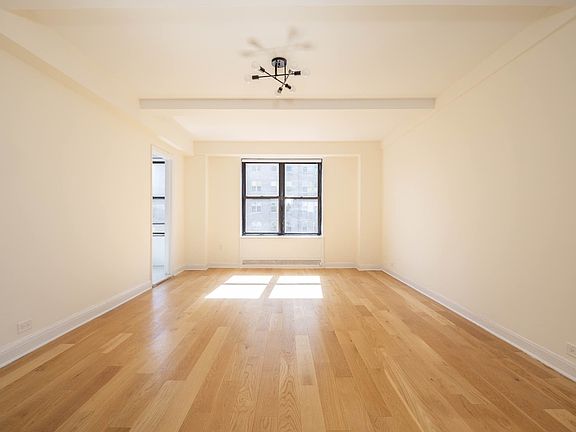 4th image of 200 W 15th St APT 14G