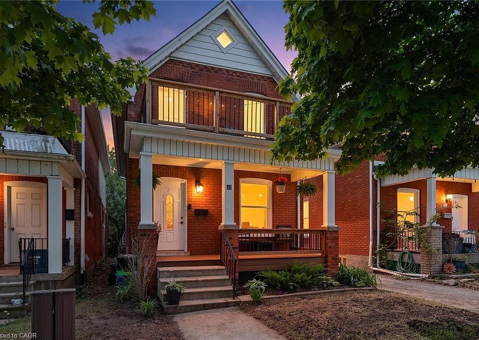 1st image of 30 Dundas St