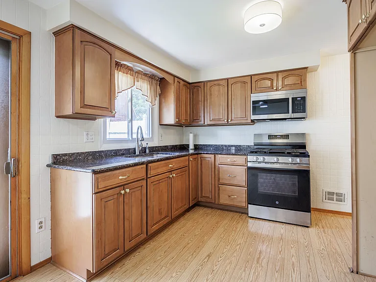 43 Keating Dr — Photo 3
