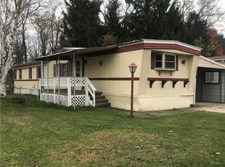 22 Holly Hill Dr, Freedom, PA 15042