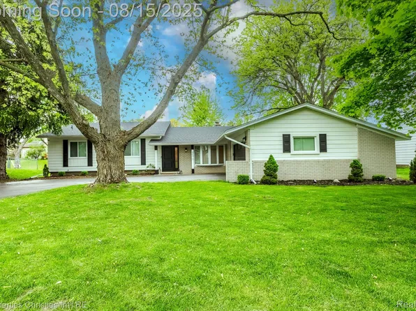 5570 Tadworth Pl, West Bloomfield, MI 48322