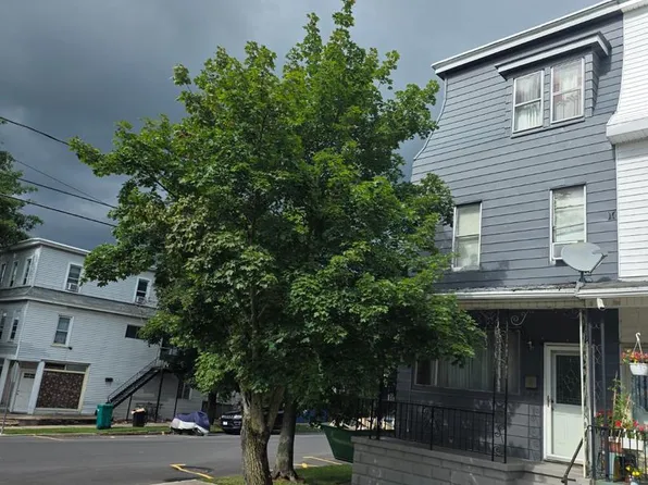 301 S Maple St, Mount Carmel, PA 17851