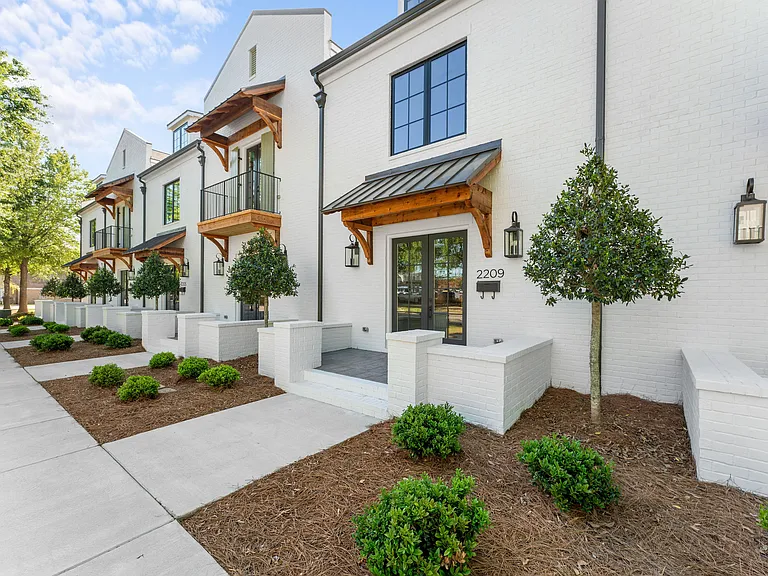 2209 Paul W Bryant Dr #2209 — Photo 3