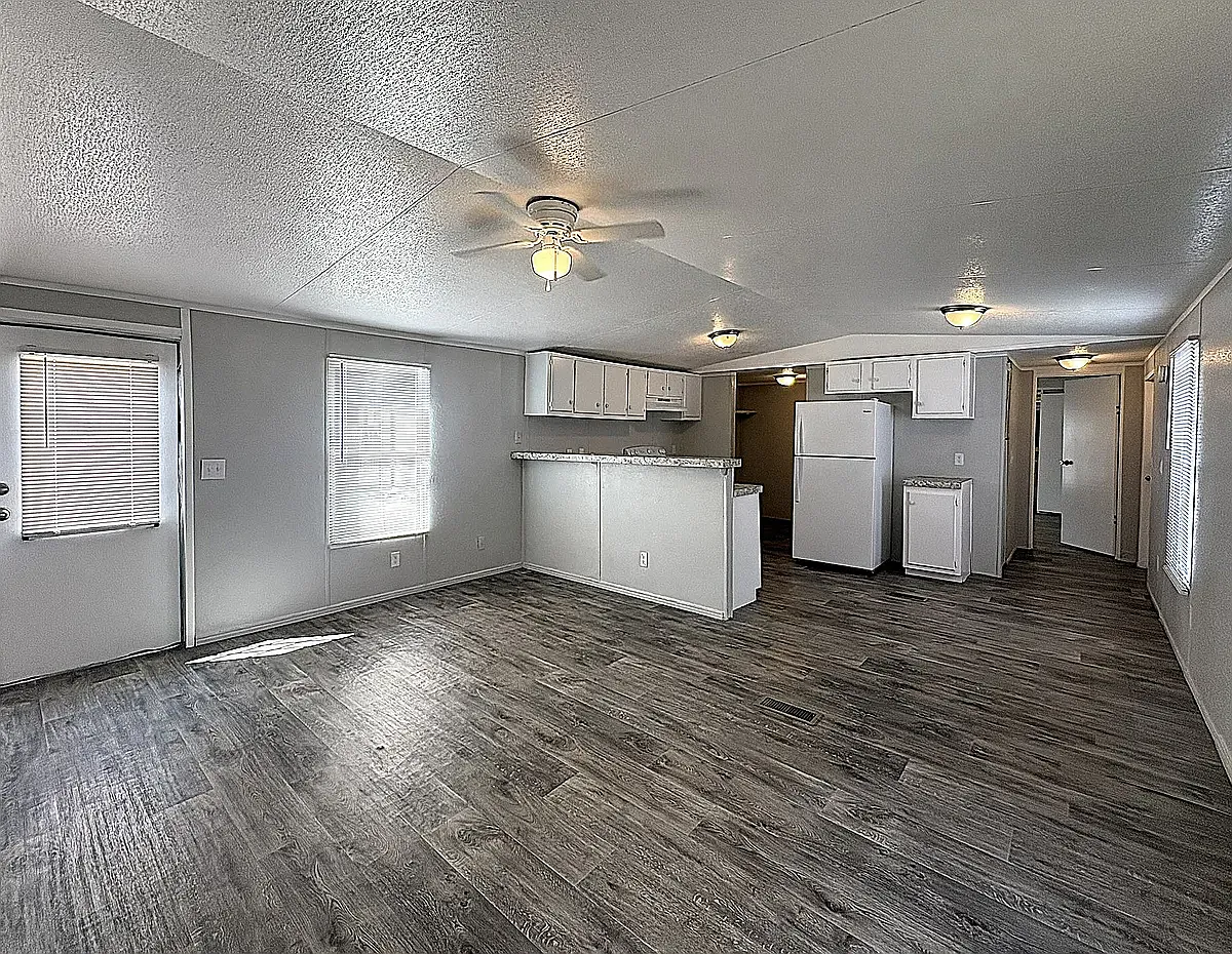2 bed, 896 sqft, $749 — Photo 4