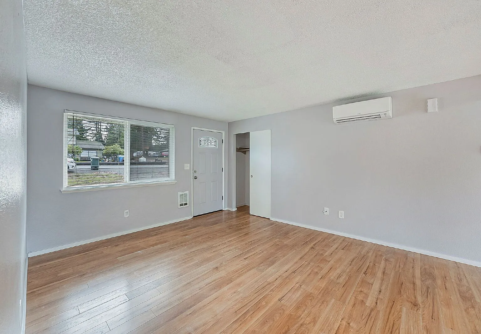 2 bed, 1.0 bath, 788 sqft, $1,995 — Photo 3