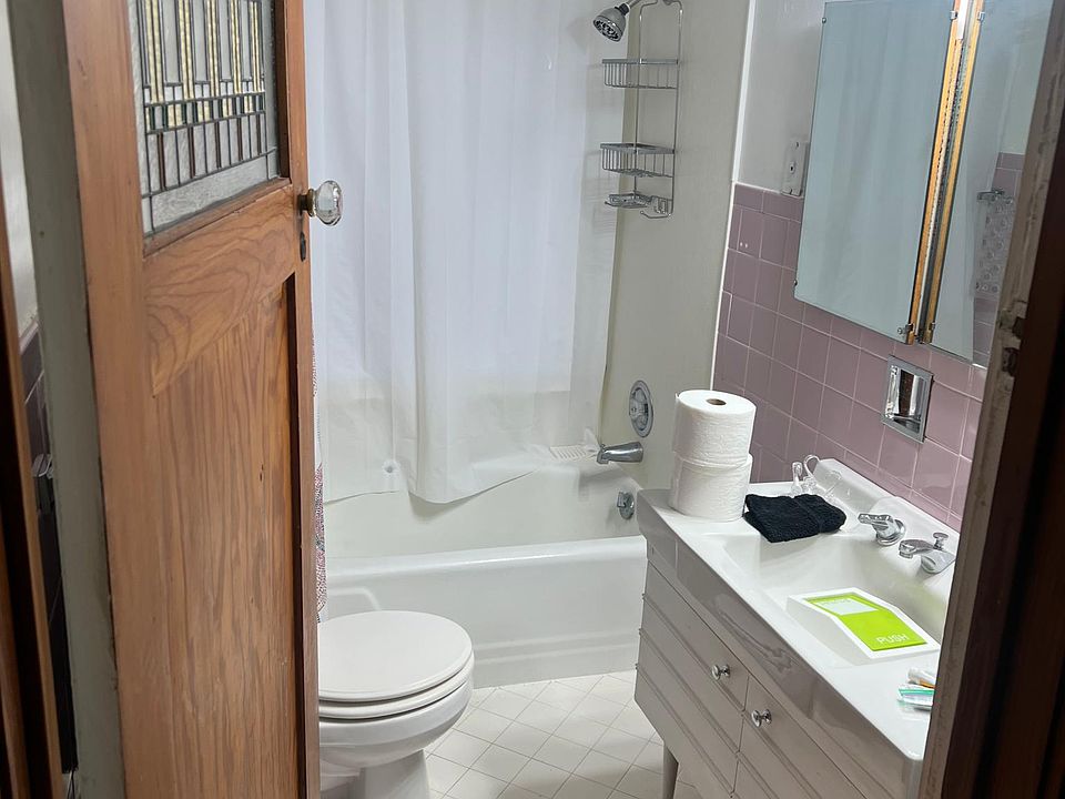 1st image of 1259 N Prairie St APT 1