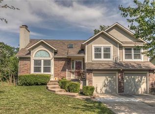 15611 Barkley St, Overland Park, KS 66223