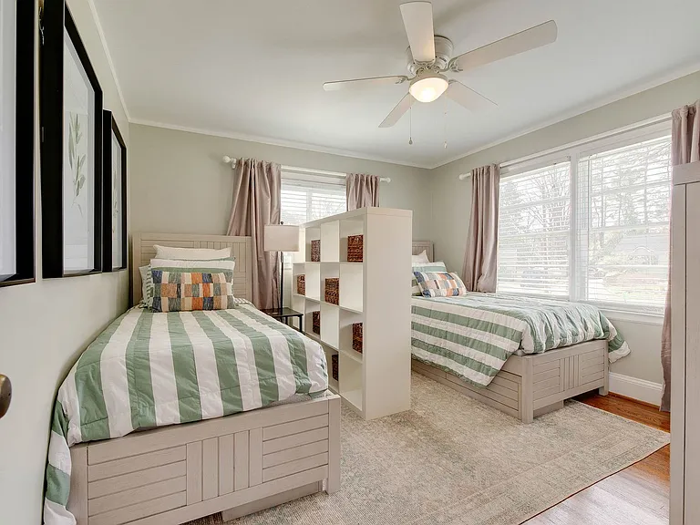 3221 Sunset Dr — Photo 40