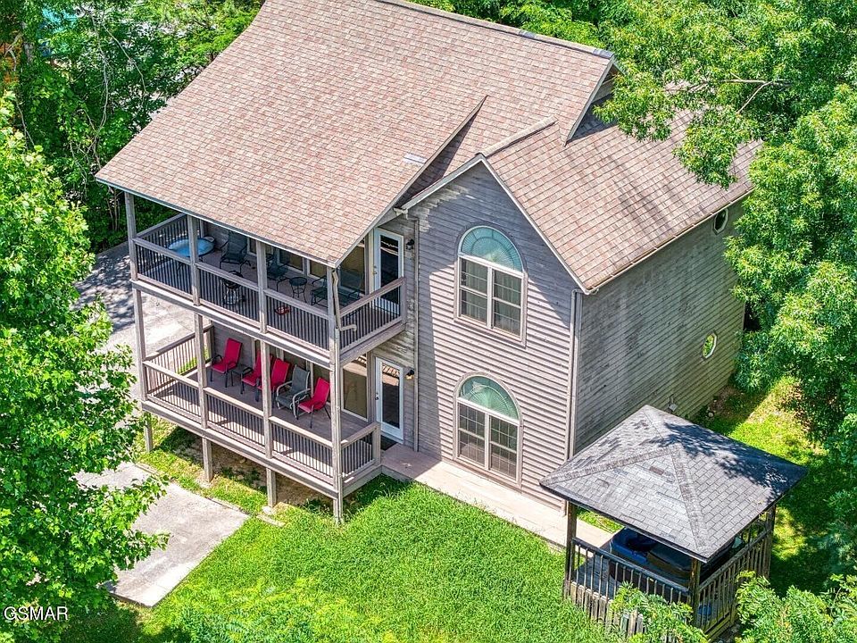 1st image of 1024 Twin Oaks Rd