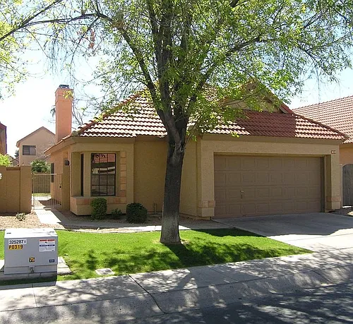 4689 W Shannon St Photo 1
