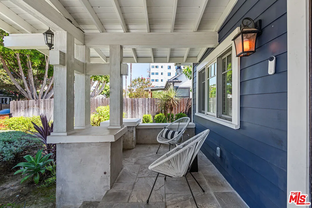 4 bed, 4.0 bath, 2904 sqft, $9,500 — Photo 3