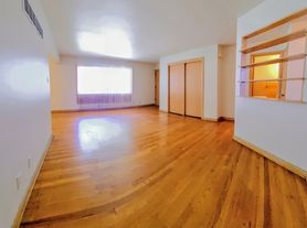4203 N 91st St, Milwaukee, WI