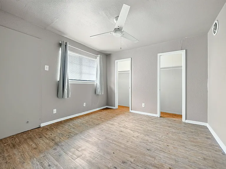 1417 Bennett Ave #G — Photo 12