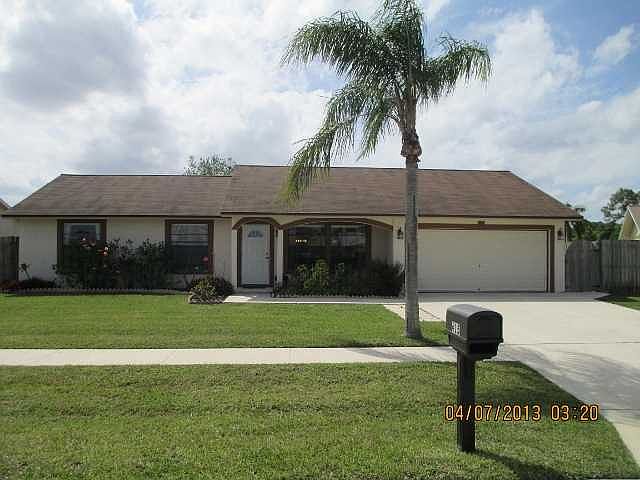 1st image of 415 Las Palmas St