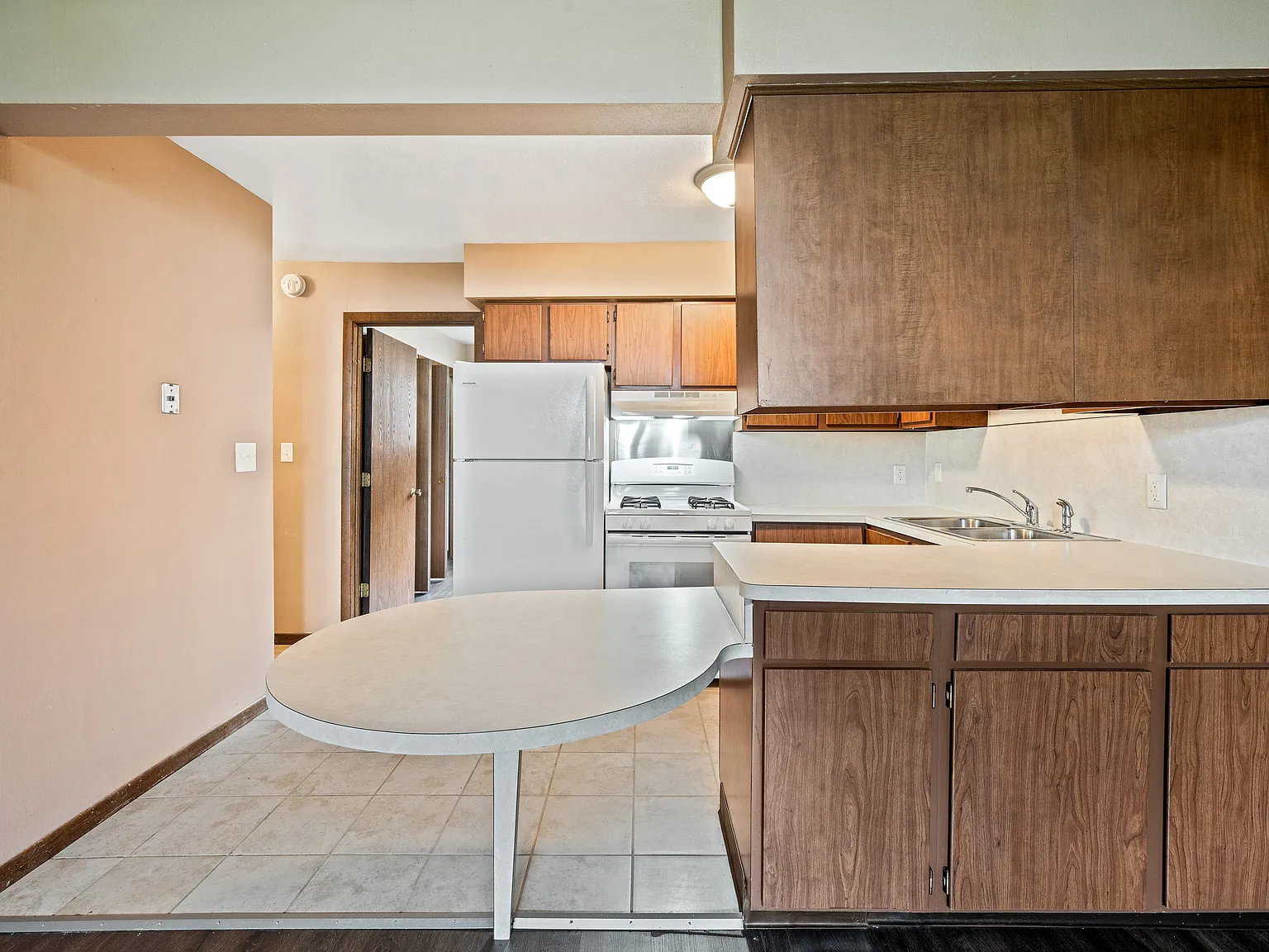 521 W 11th St — Photo 3