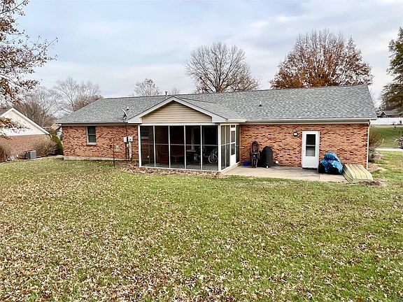 2nd image of 408 Dowling Dr