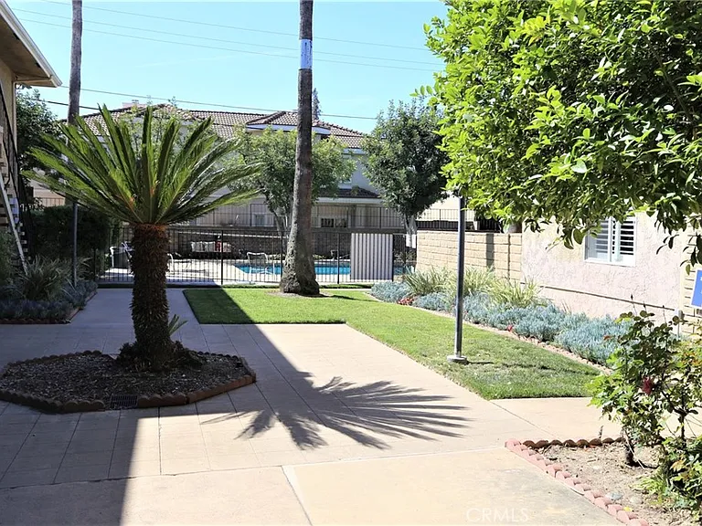 630 W Huntington Dr #103 — Photo 23