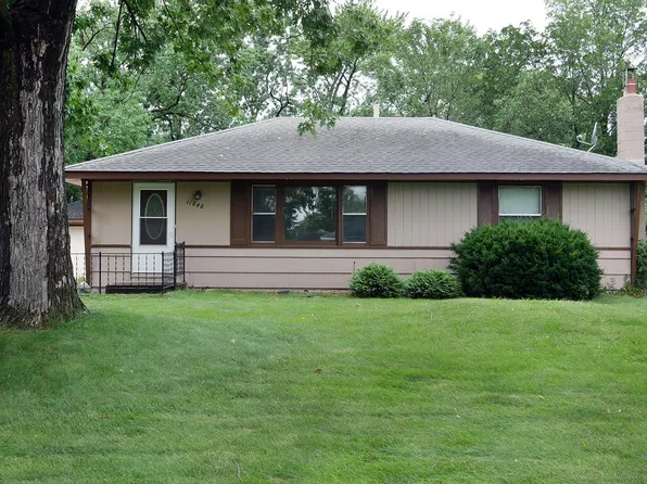 11848 Larch St NW, Coon Rapids, MN 55448