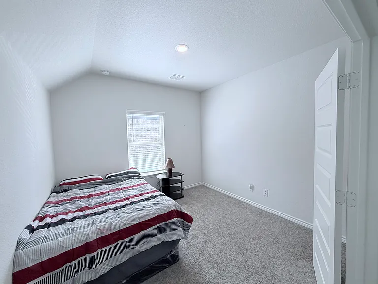 516 William Ct — Photo 23