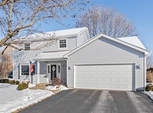 425 S Cambridge Ave, Elburn, IL 60119