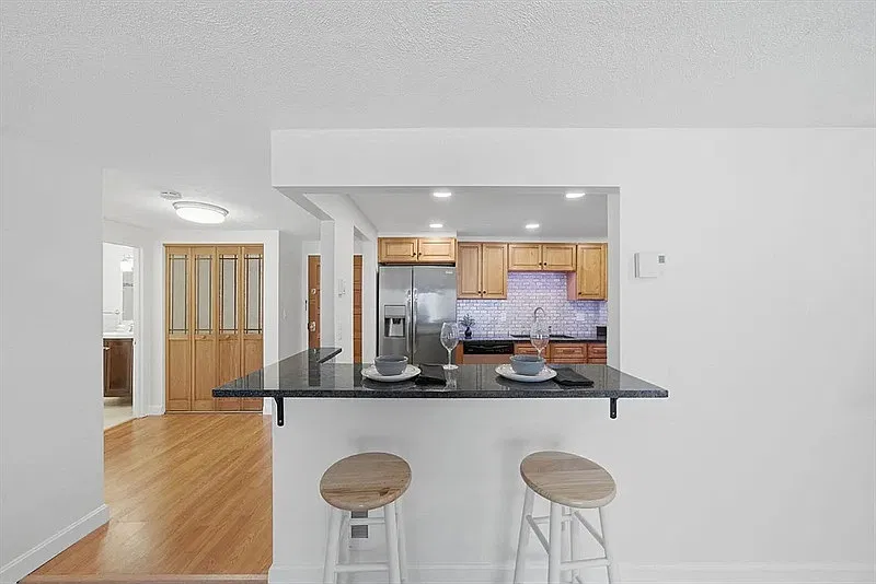 1 bed, 1.0 bath, 840 sqft, $1,620 — Photo 3