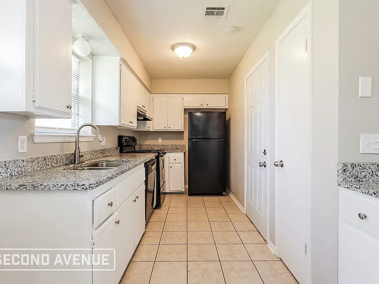 703 Willis St — Photo 10