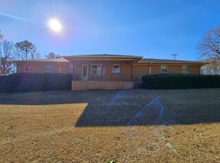1070 Hanging Rock Rd, Boiling Springs, SC 29316