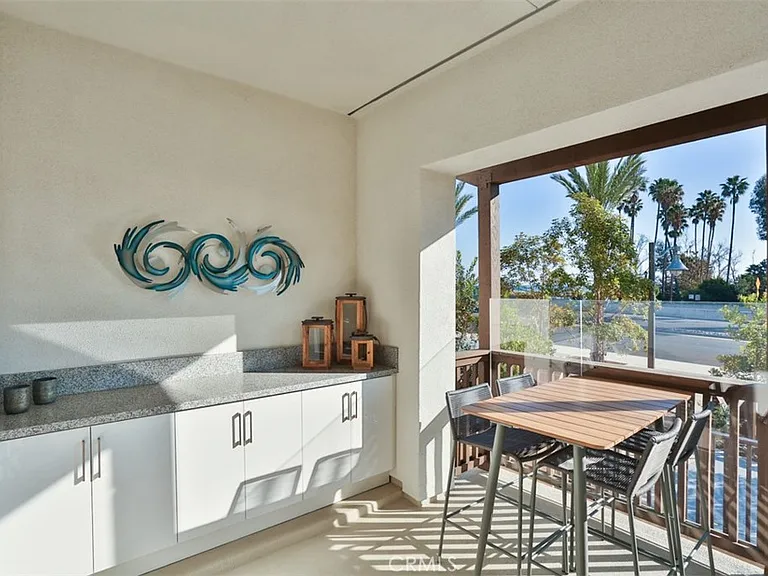1529 Doheny Way — Photo 25