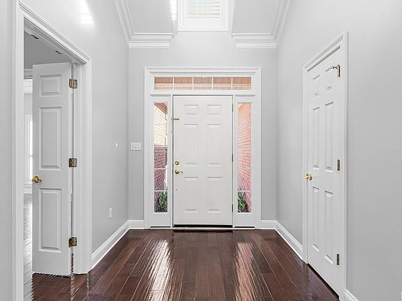 3rd image of 4435 Turnberry Pl