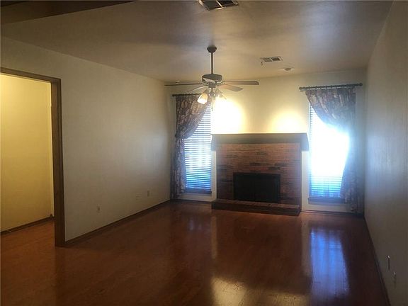 4th image of 1140 SW 127th Pl
