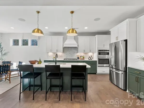 202 Goorawing Ln, Mooresville, NC 28115